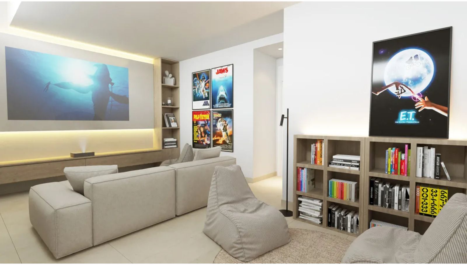 Modernes Heimkino-Interieur mit bequemem Sofa und Filmplakaten.